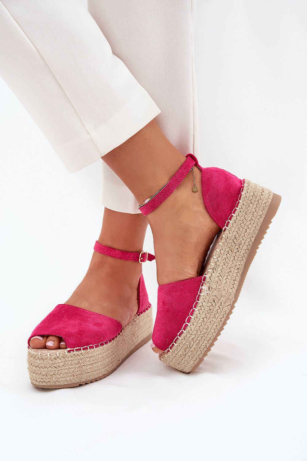  Sandalai model 216028 Step in style 
